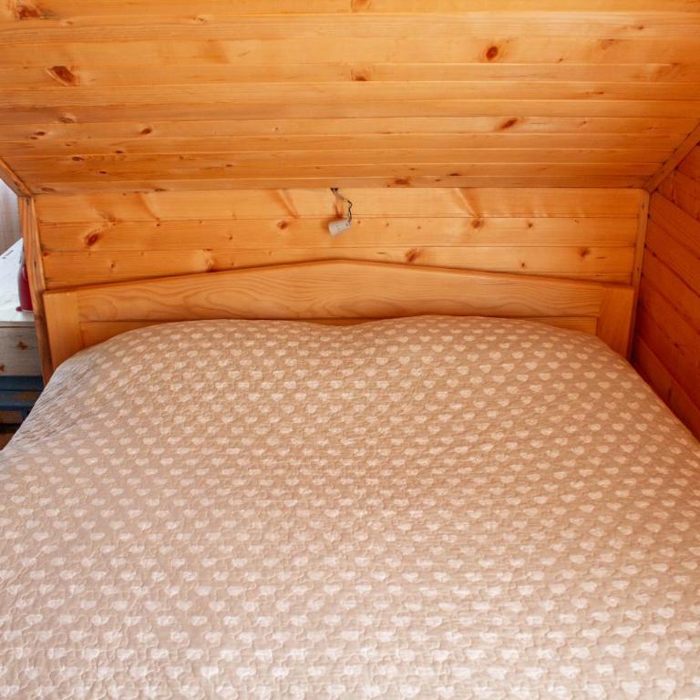 Spacious Wooden House Zabljak Retreat - Three-Bedroom House - 14