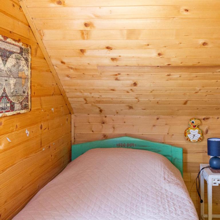 Spacious Wooden House Zabljak Retreat - Three-Bedroom House - 23