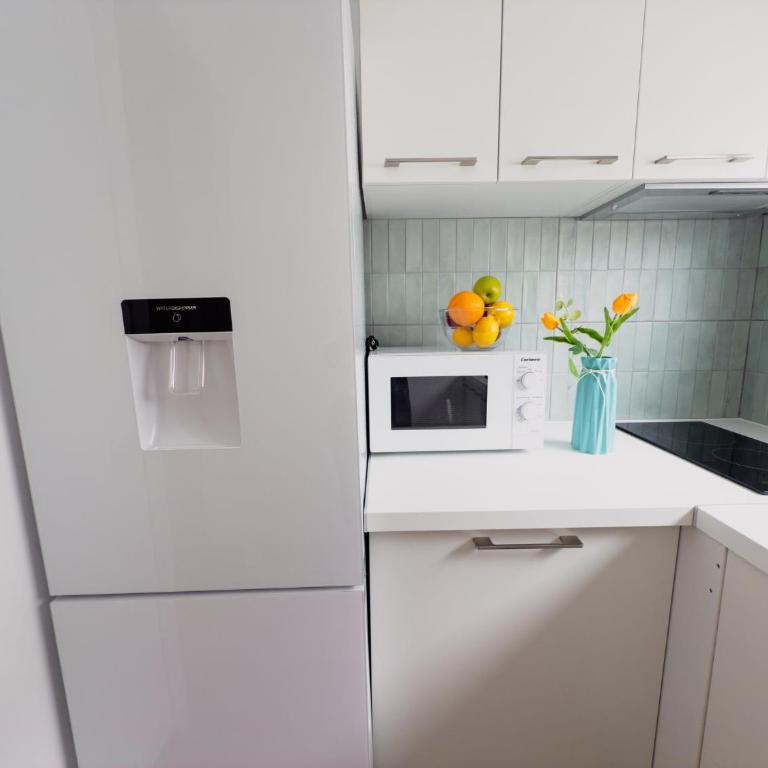 110 - Beachside Renovated 1BR apt 5 min from Beach - One-Bedroom Apartment - 15