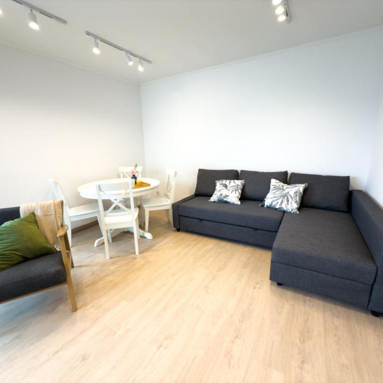 110 - Beachside Renovated 1BR apt 5 min from Beach - One-Bedroom Apartment - 7
