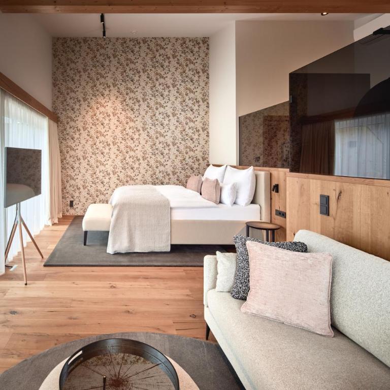 Mount Med Resort - Junior Suite - 1