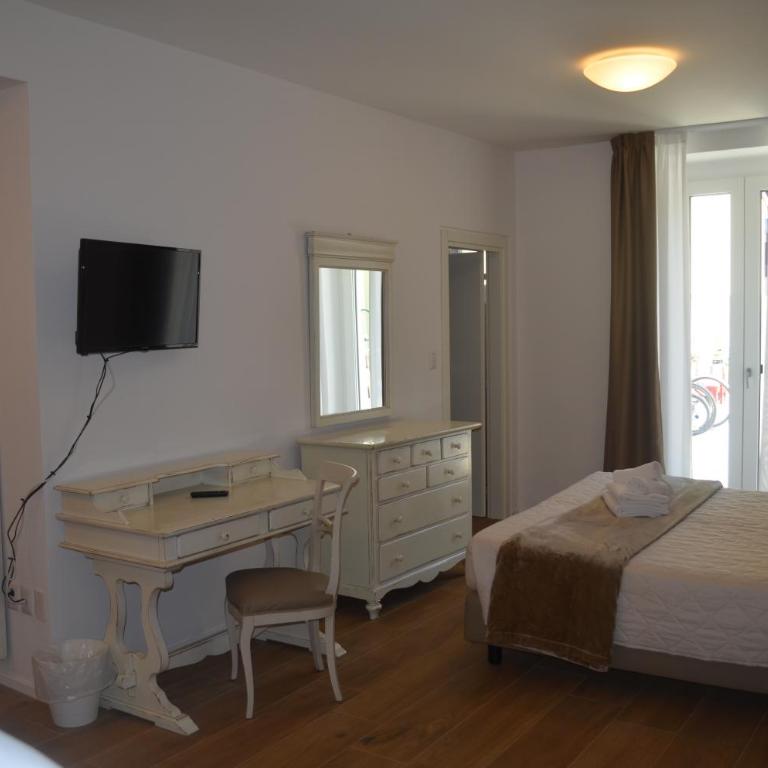 Hotel RivaMia - Camera Familiare - 1