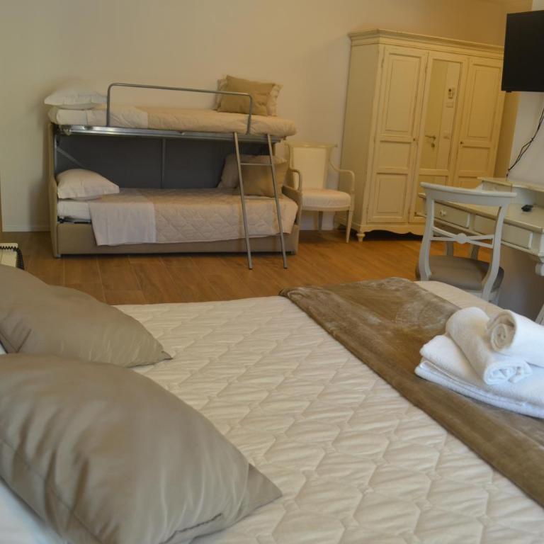 Hotel RivaMia - Camera Familiare - 6