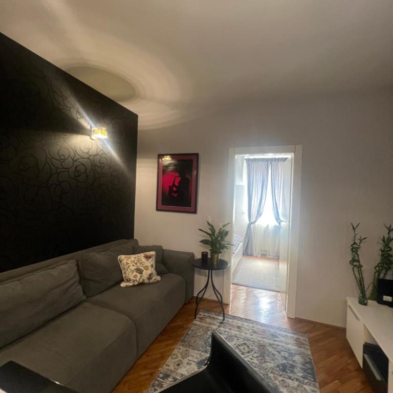 Joker 5 - One-Bedroom Apartment - 3