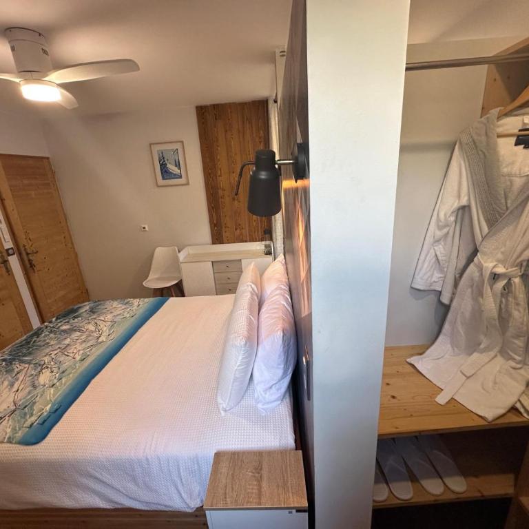 Papillon 05 - Wellness - 6 Pers - Sauna - Jacuzzi - Parking - Chambre Double Deluxe avec Douche - 3