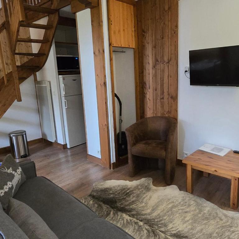 Studio Duplex Rénové · Proche Pistes et Commerces · Balcon - Studio - 9