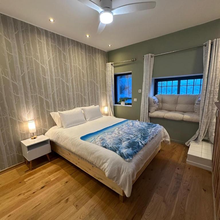 Papillon 05 - Wellness - 6 Pers - Sauna - Jacuzzi - Parking - Chambre Double Deluxe avec Douche - 1