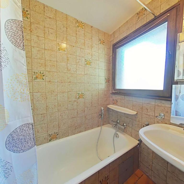 Appt cosy 3 pièces avec cheminée, proche télécabine - FR-1-241-42 - Apartment (6 Adults) - 14