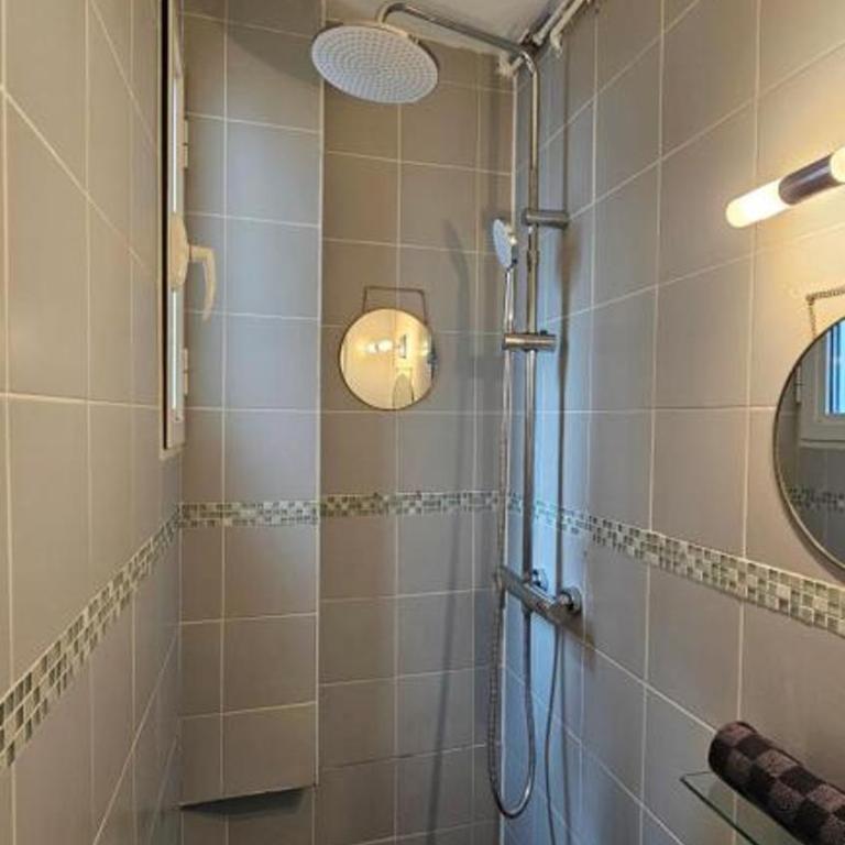 Appartement RENOVE EN PLEIN COEUR DE PARIS SUR L'ILE SAINT LOUIS ! - Appartement 1 Chambre - 13