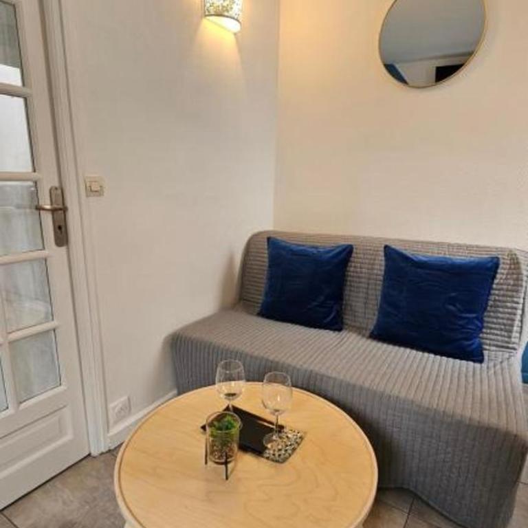 Appartement RENOVE EN PLEIN COEUR DE PARIS SUR L'ILE SAINT LOUIS ! - Appartement 1 Chambre - 23