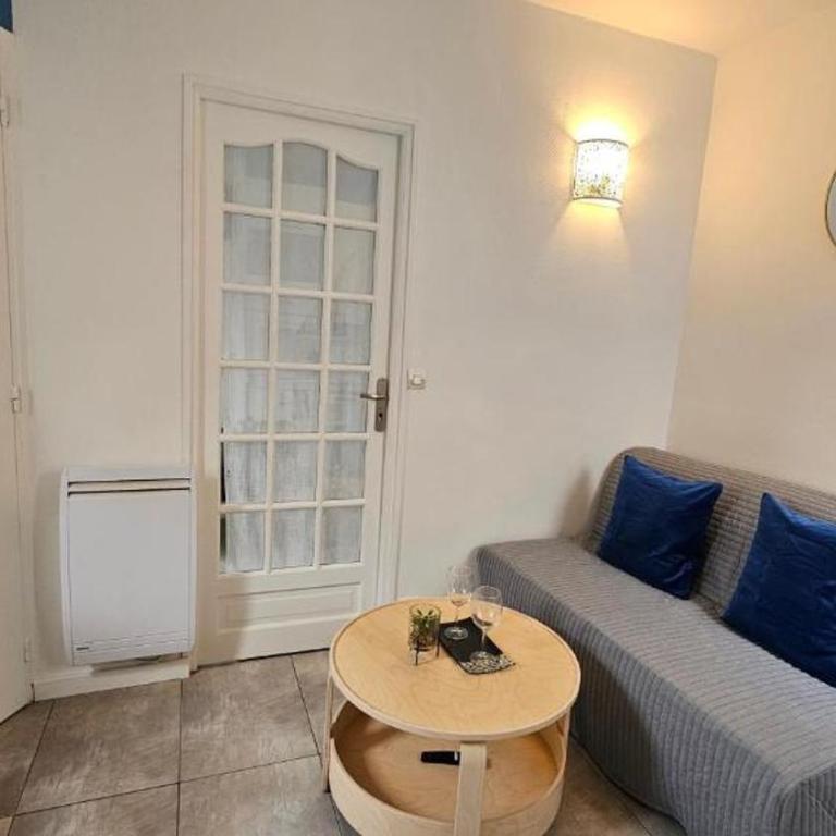 Appartement RENOVE EN PLEIN COEUR DE PARIS SUR L'ILE SAINT LOUIS ! - Appartement 1 Chambre - 29