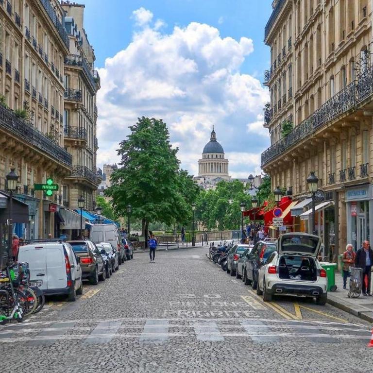 Appartement RENOVE EN PLEIN COEUR DE PARIS SUR L'ILE SAINT LOUIS ! - Appartement 1 Chambre - 31