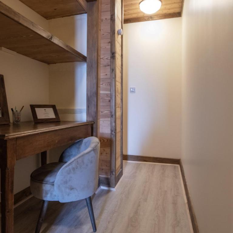 Catered chalet ideal location centre of Alpe d'Huez - 4 en-suite bedrooms - sauna - private home cinema - 10 people - Appartement - 15
