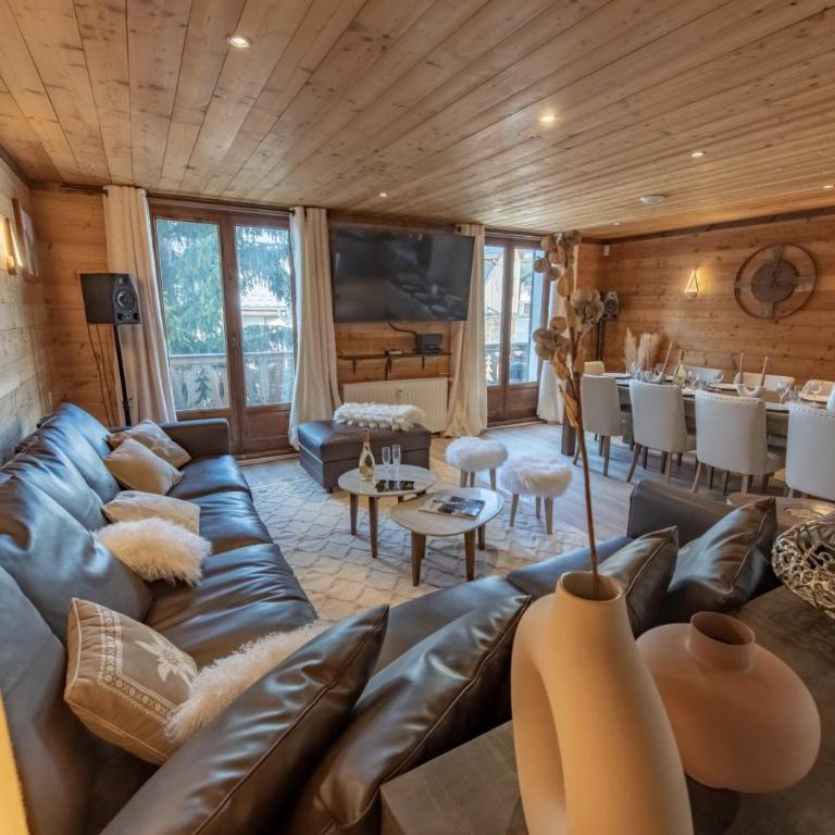 Catered chalet ideal location centre of Alpe d'Huez - 4 en-suite bedrooms - sauna - private home cinema - 10 people - Appartement - 6