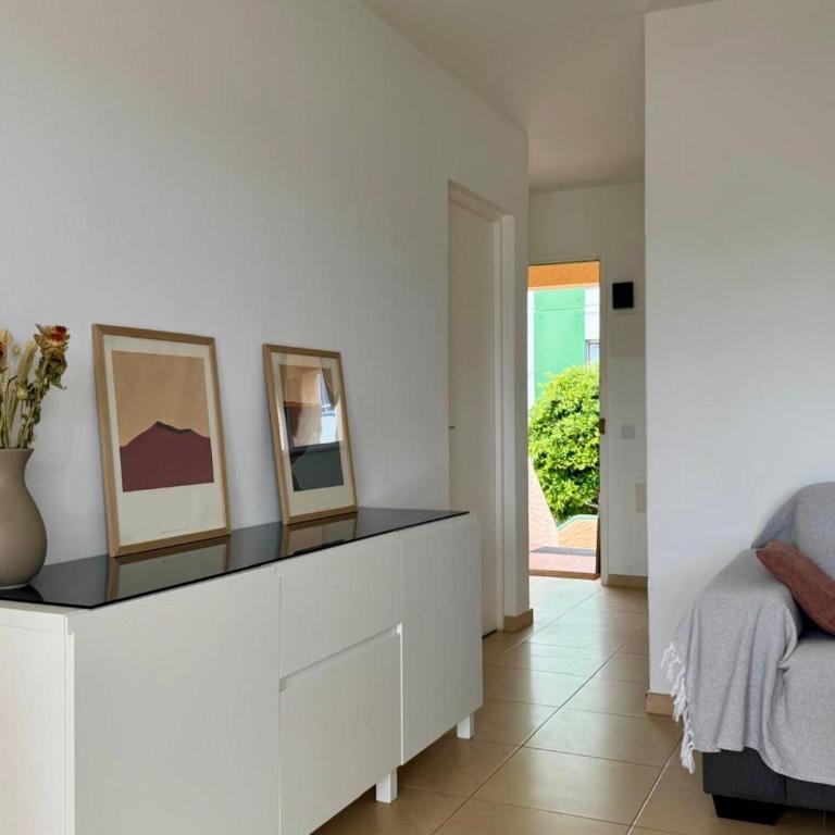 Apartment by the Sea at Goleta Beach - One-Bedroom Apartment - 4