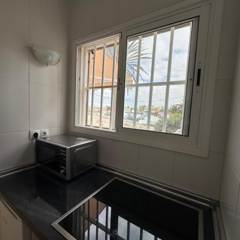 Apartment by the Sea at Goleta Beach - One-Bedroom Apartment - 9