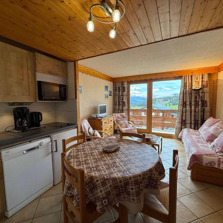 Studio cabine aux Saisies, balcon sud, 4 couchages - Studio - 12