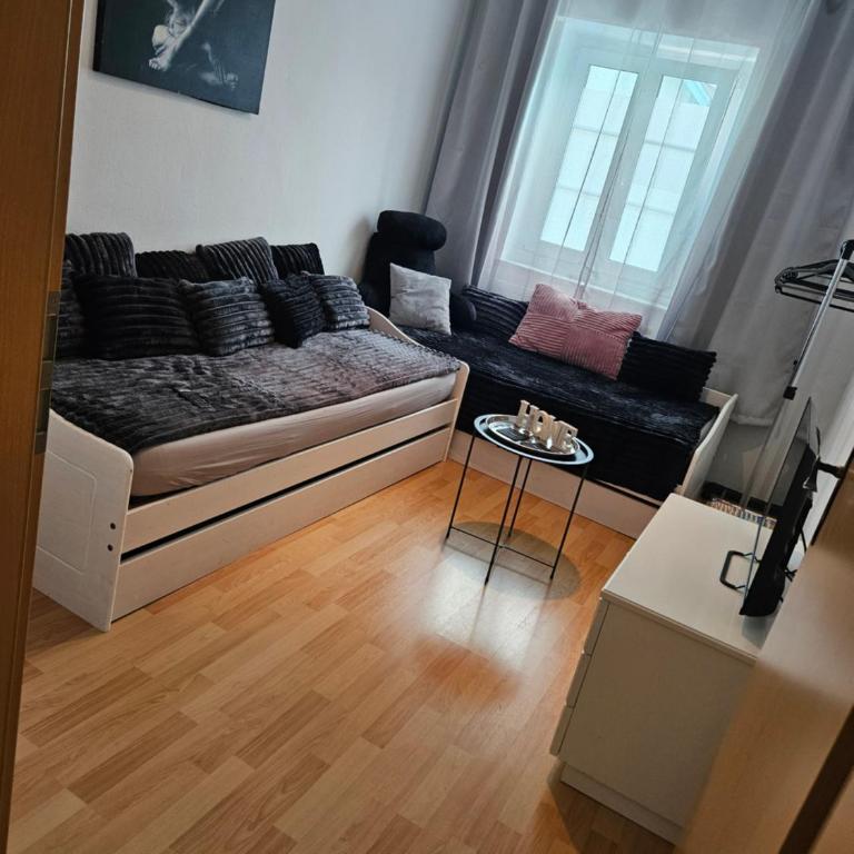 Hemma 4 U , 3 Zimmer Wohnung - Apartment mit 3 Schlafzimmern - 3