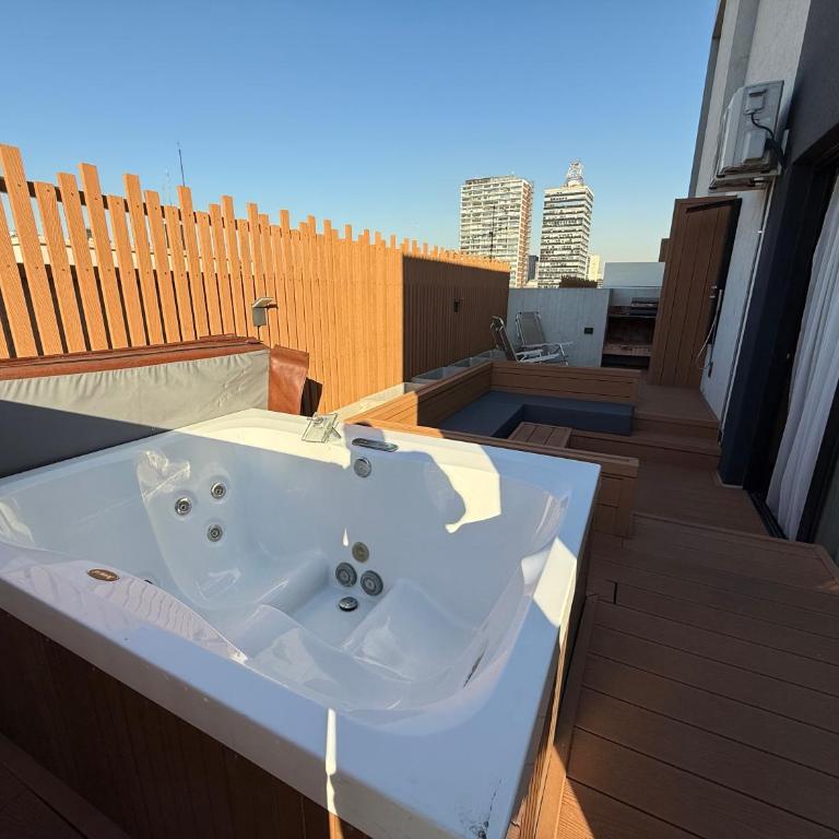 Departamento Con Terraza Soñada Jacuzzi y Vistas al Rio - Apartamento de 1 dormitorio - 2