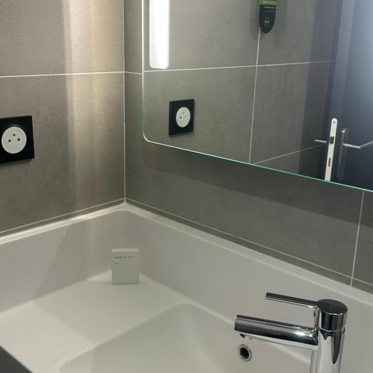 B&B HOTEL PERPIGNAN Nord Aéroport - Chambre Double Supérieure - 6