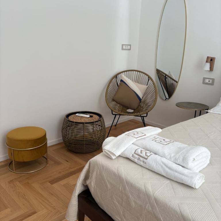 RomiRooms - Camera Matrimoniale Deluxe con Balcone - 6