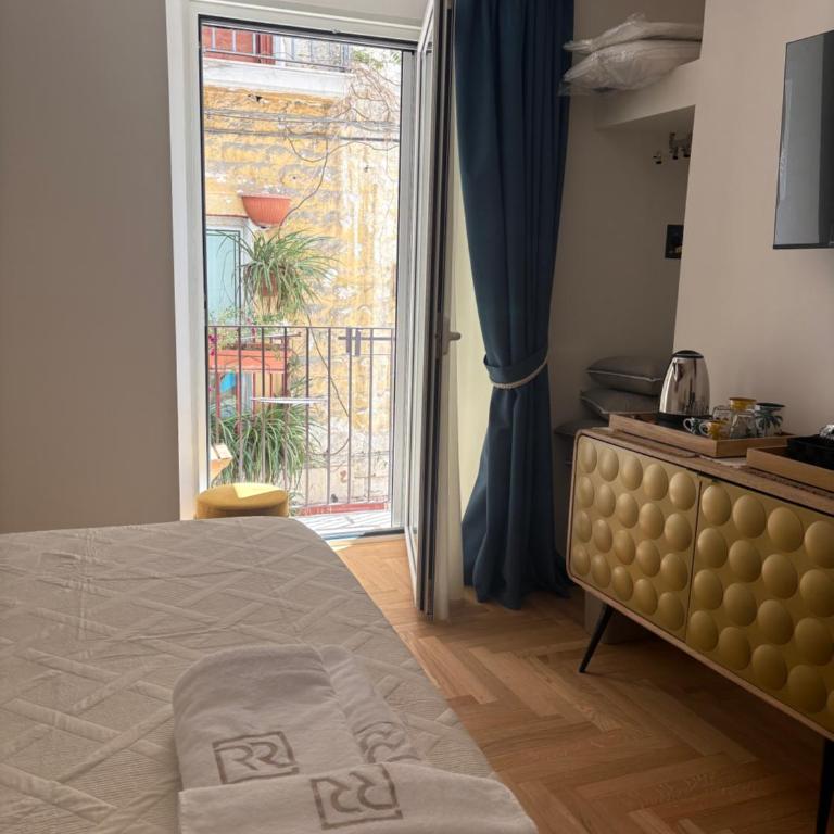 RomiRooms - Camera Matrimoniale Deluxe con Balcone - 21
