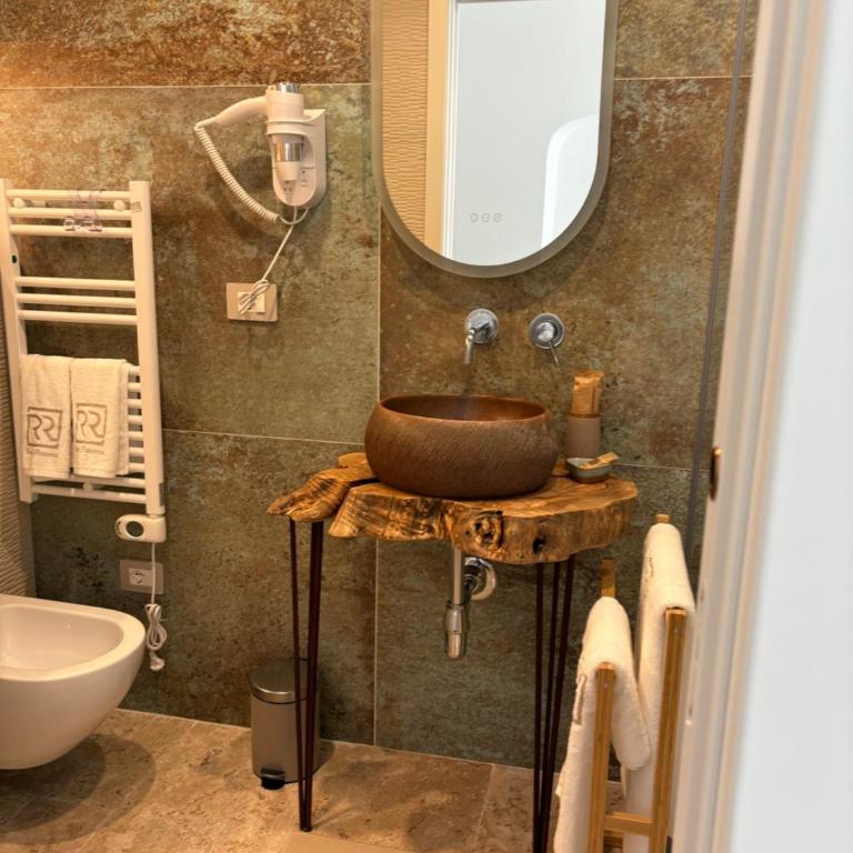 RomiRooms - Camera Matrimoniale con Bagno Privato - 23
