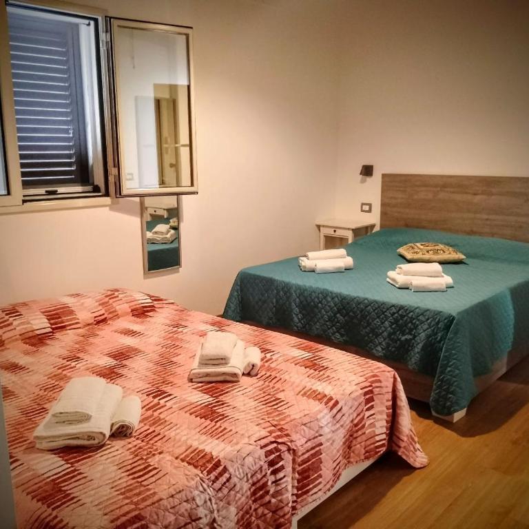 Guest House Lo specchio sul mare - Camera Matrimoniale con Terrazza - 9