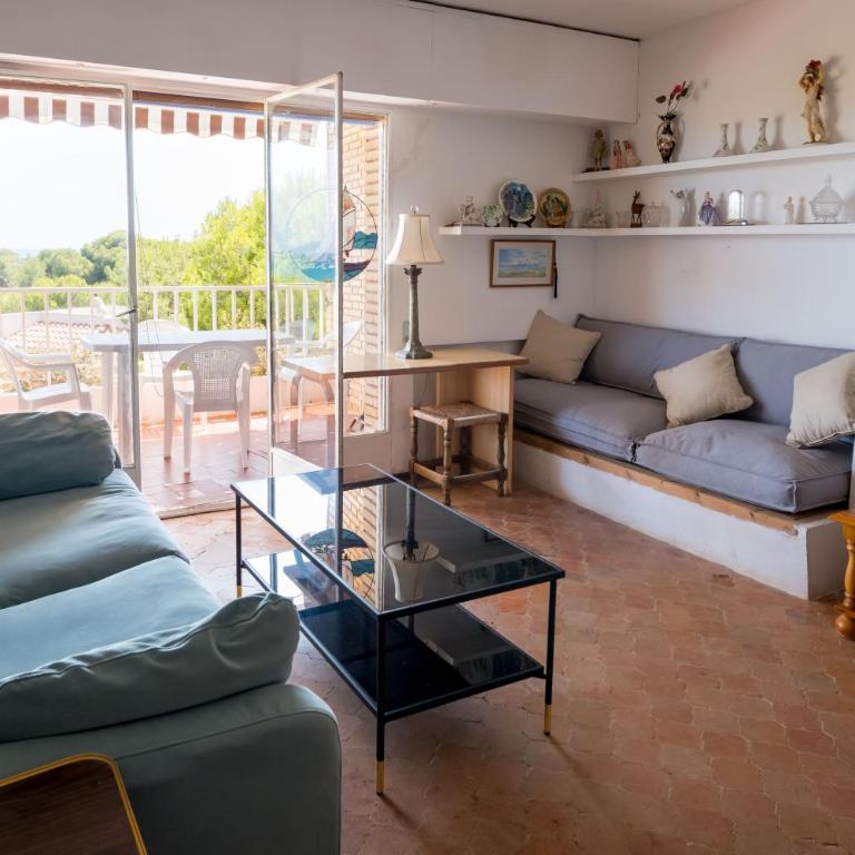Con terraza con campo fútbol, pin pong con Parking - Apartamento de 2 dormitorios - 6