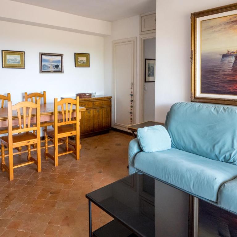 Con terraza con campo fútbol, pin pong con Parking - Apartamento de 2 dormitorios - 20