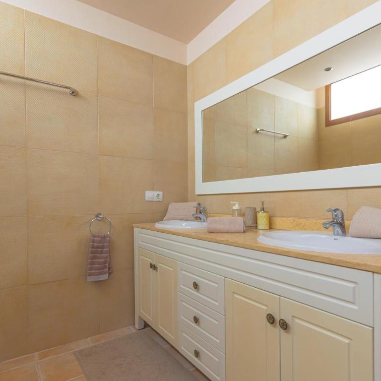 Villa with Pool, Luxury Scape in Caleta De Fuste - Villa with Private Pool - 48