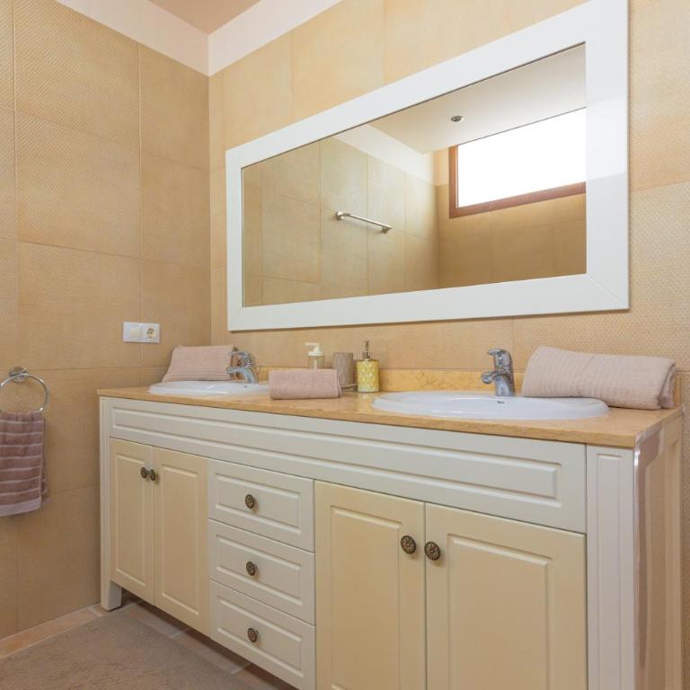 Villa with Pool, Luxury Scape in Caleta De Fuste - Villa with Private Pool - 60