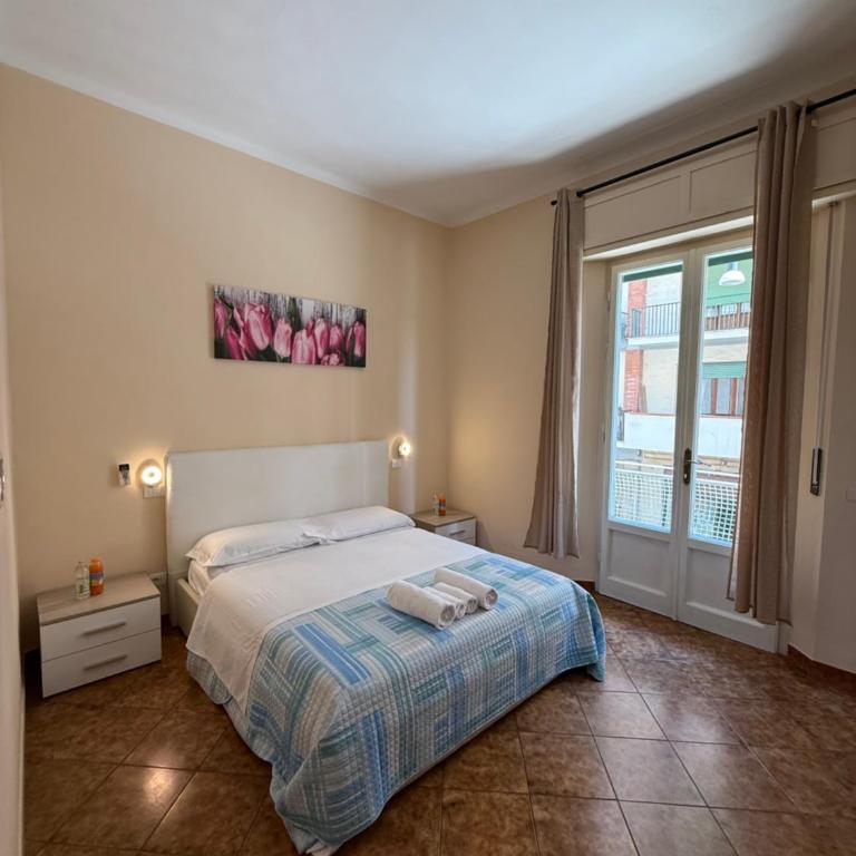 Crown Guest House - Camera Matrimoniale con Bagno Privato - 2