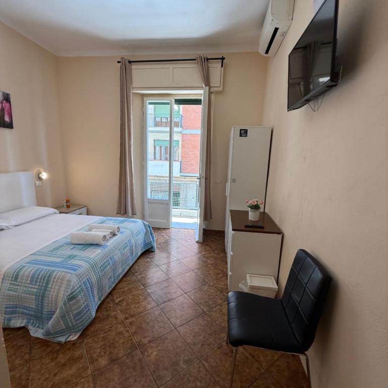 Crown Guest House - Camera Matrimoniale con Bagno Privato - 12