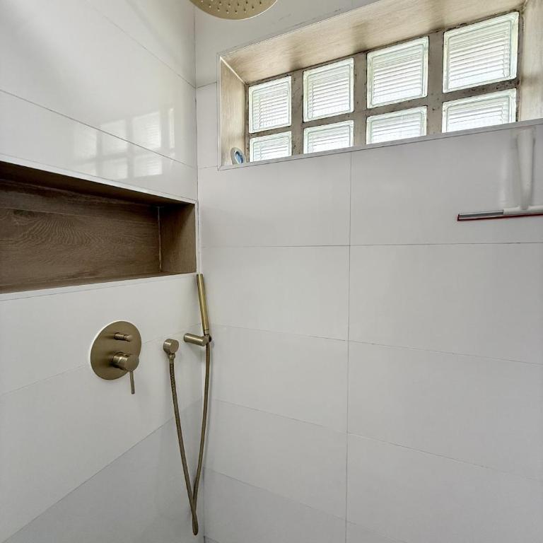 Paris center near Notre Dame 2 bedrooms with Balcony - Appartement 2 Chambres avec Balcon - 32