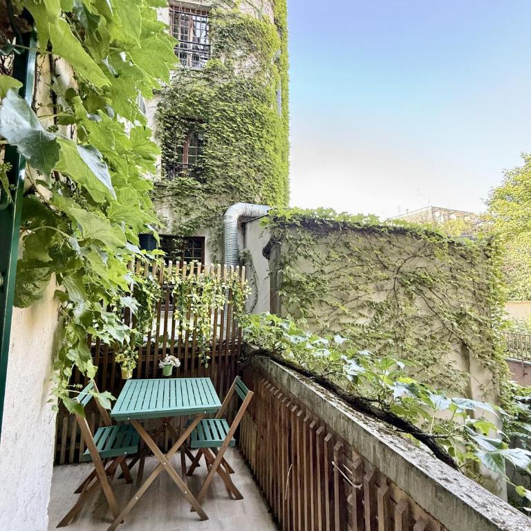 Paris center near Notre Dame 2 bedrooms with Balcony - Appartement 2 Chambres avec Balcon - 36