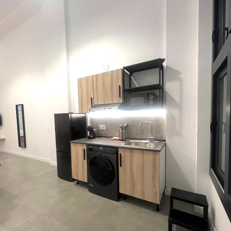 ZONA LUXURY 1 a 5 min de la ESTACIÓN DE BUS Y TREN MARÍA ZAMBRANO - Apartamento de 1 dormitorio - 6