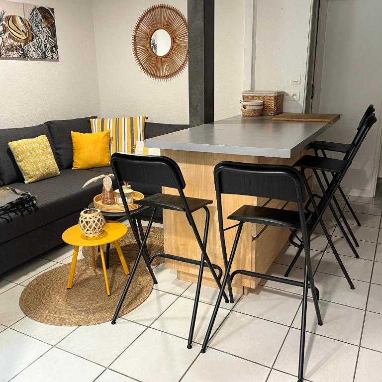 Aux Ayguades, Pavillon tout confort proche plage, terrasse et WIFI - Maison 3 Chambres - 4