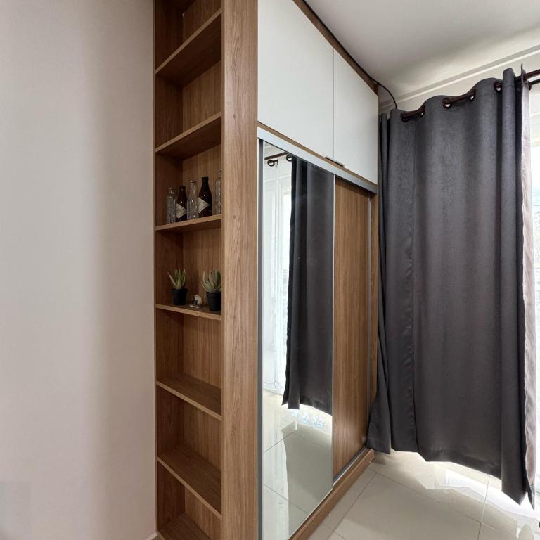 1 bedroom apt in country club - One-Bedroom Apartment - 5