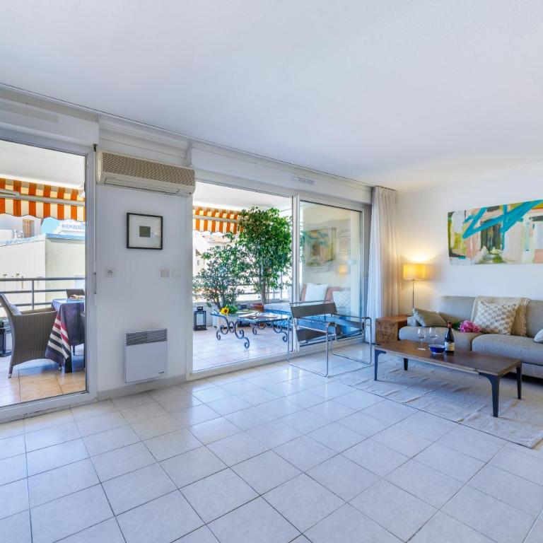 FEEL HOME - CAIS De PIERLAS - Appartement 2 Chambres avec Terrasse - 6
