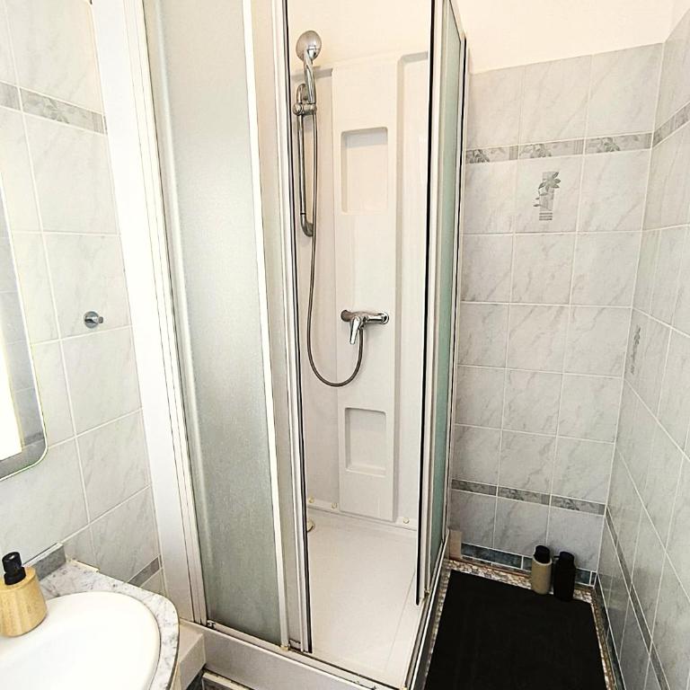 Appartement Charmant - Lille Vauban - Proche Metro - Universite - Appartamento con 1 Camera da Letto - 37