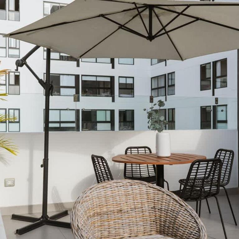 Modern 1BR City View & Gym in San Isidro - Apartamento - 87