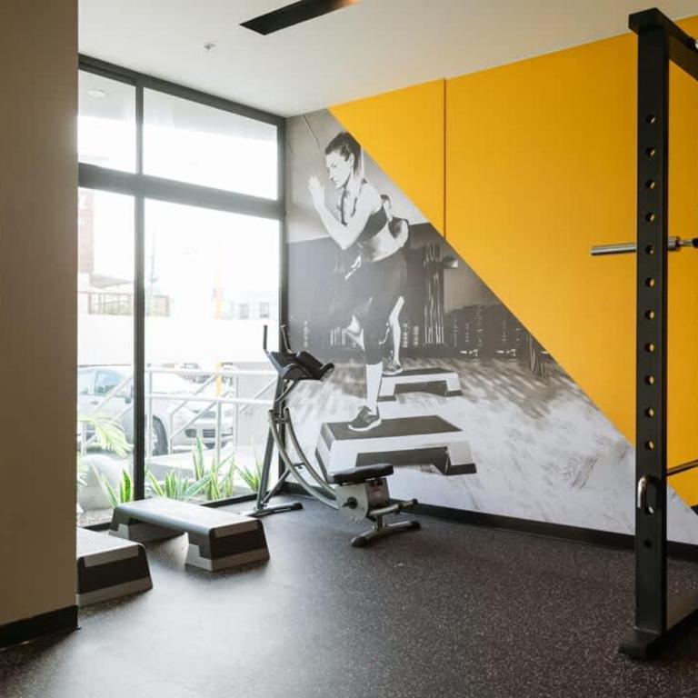 Modern 1BR City View & Gym in San Isidro - Apartamento - 93