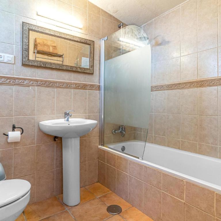 Amazing Home In Alhaurin El Grande - Three-Bedroom Vacation Home - 11
