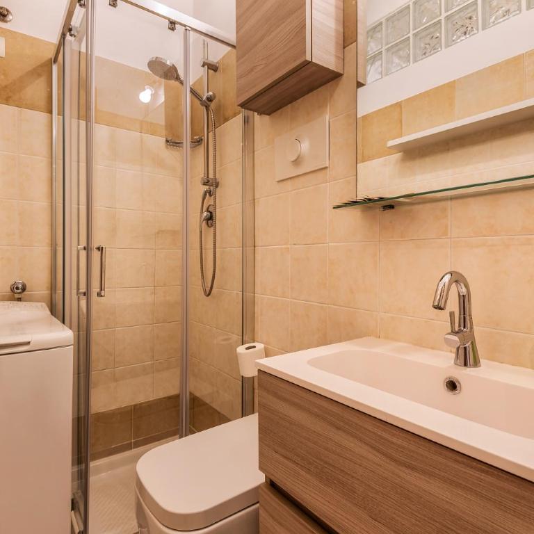 Milano Uni Cattolica Via Novati 2 Pax Wi-Fi - Appartamento con 1 Camera da Letto - 10