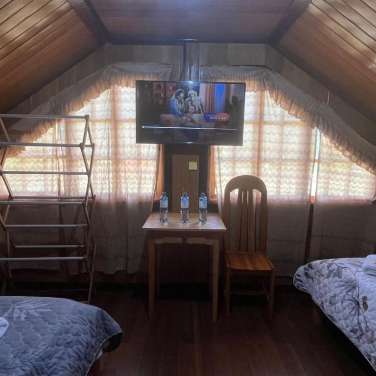 Cabañas R4nch Oxapampa - Habitación Cuádruple con vistas a la montaña - 8