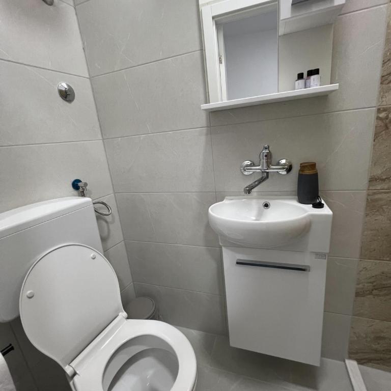 Urban Heart Residence - Double Room with Garden View - 8