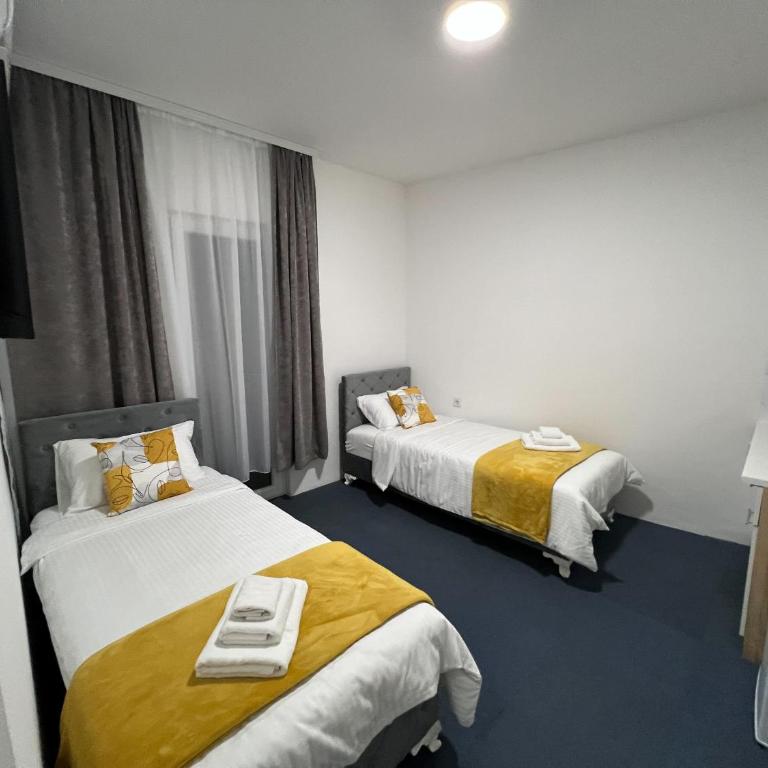 Urban Heart Residence - Double Room with Balcony - 1