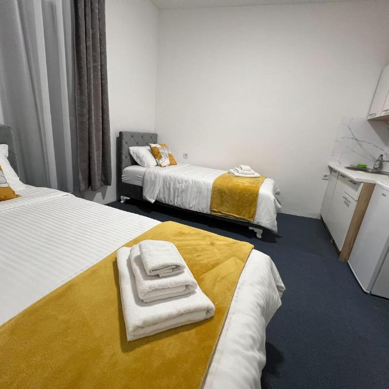 Urban Heart Residence - Double Room with Balcony - 5