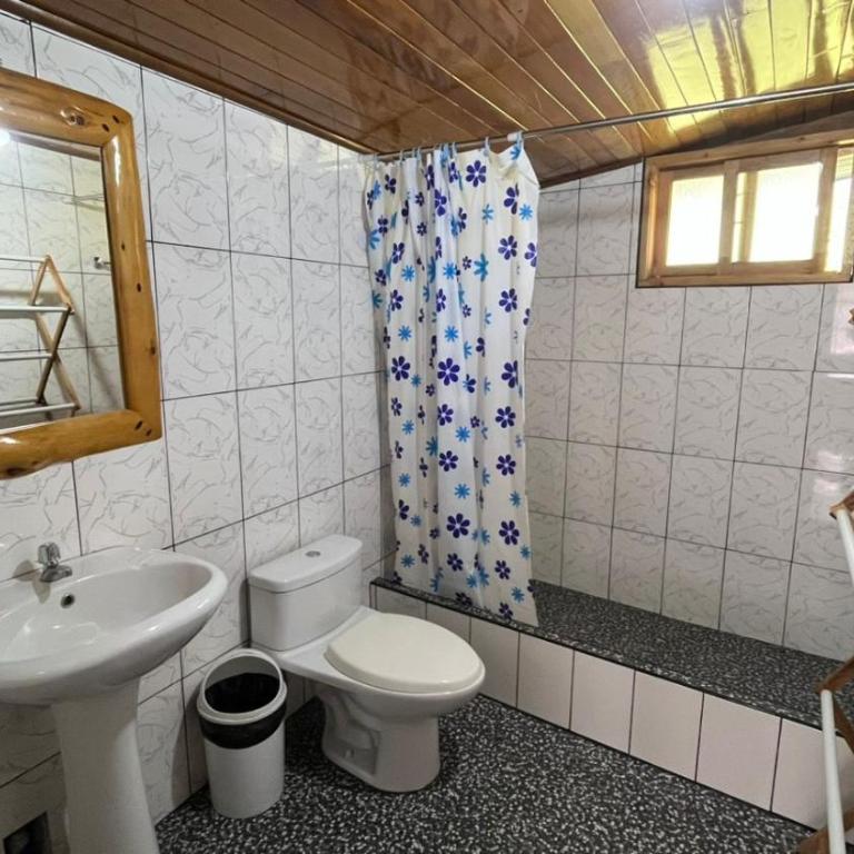 Cabañas R4nch Oxapampa - Habitación Familiar con vistas a la montaña - 10